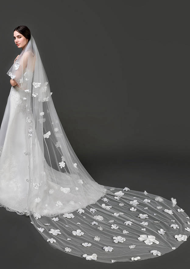 Tulle Two-tier Chapel Bridal Veils With Applique Lace  display picture 1