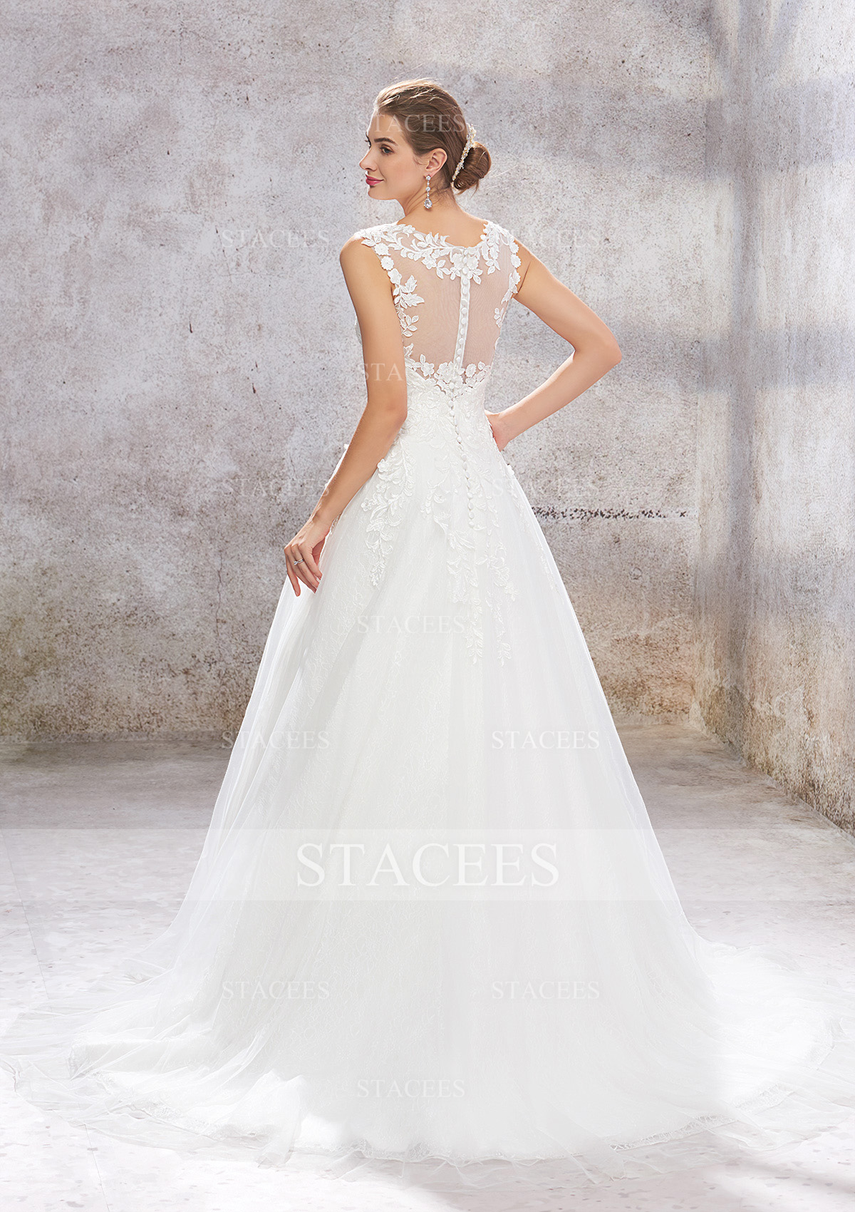Ball Gown Princess Scoop Neck Sleeveless Court Train Lace