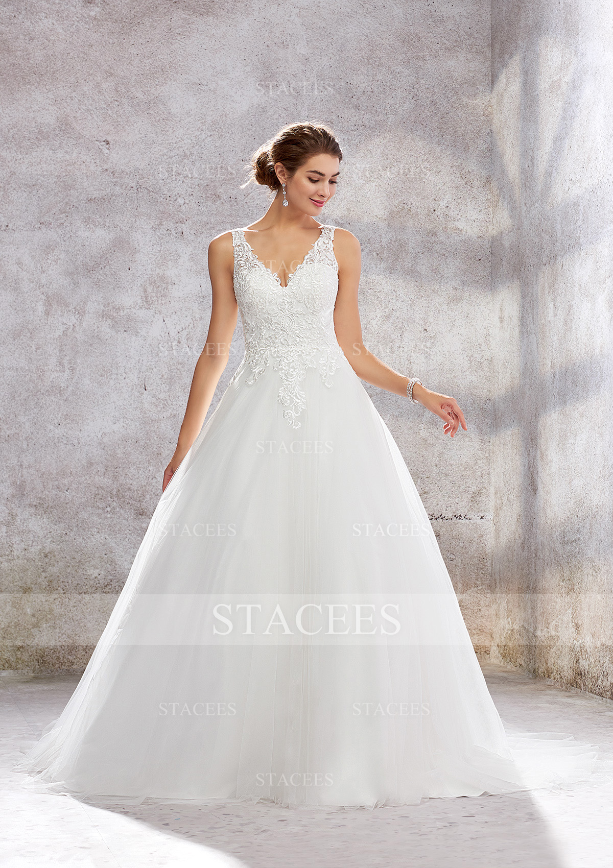 Ball Gown Princess V Neck Sleeveless Tulle Lace Chapel Train