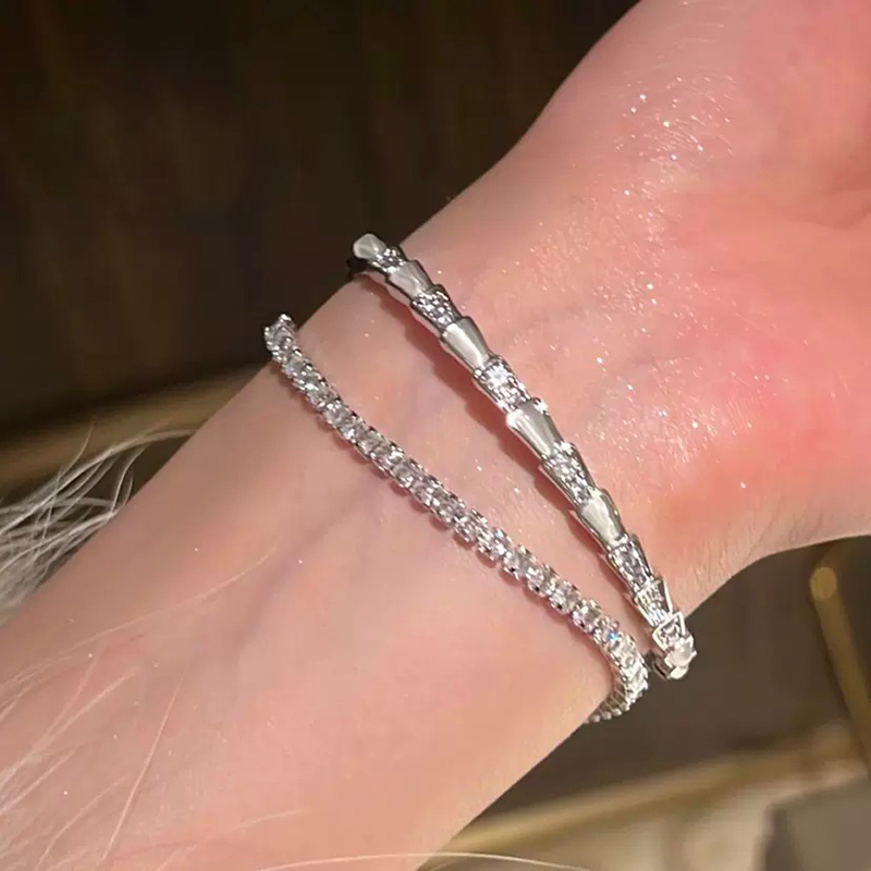 Bonitos elegantes aleación pulseras con zirconio cúbico rhinestones