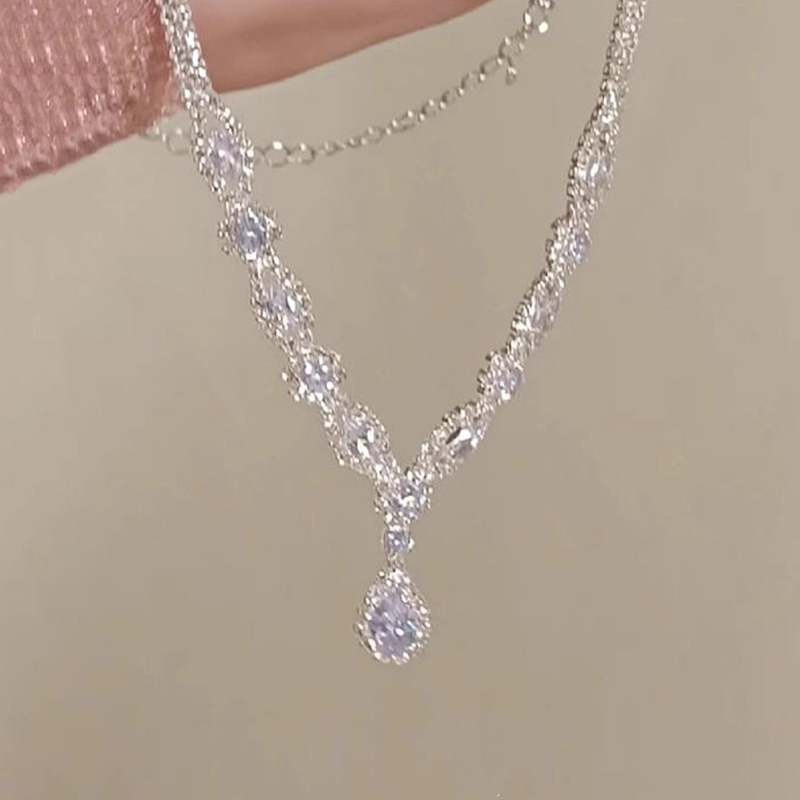 Luxurious Unique Silver Alloy Necklace with Cubic Zirconia