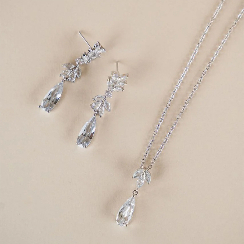 Stylish Unique Ladies' Alloy Necklace Earring Set with Rhinestone