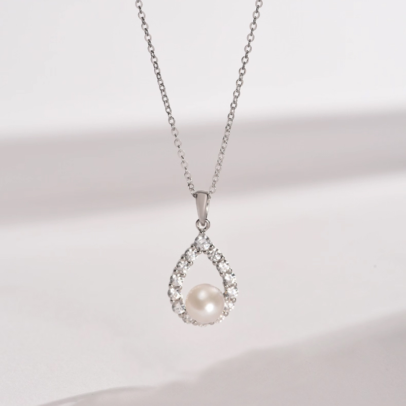 Chic Elegant Female Imitation Pearls Necklace with Cubic Zirconia