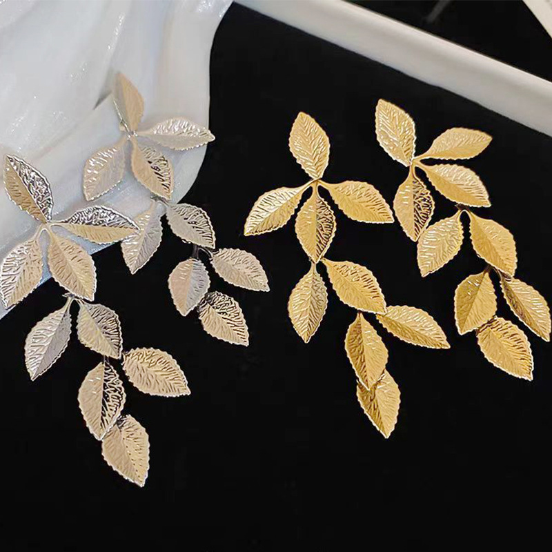 Fashionable Simple Female Leaf Alloy Earrings