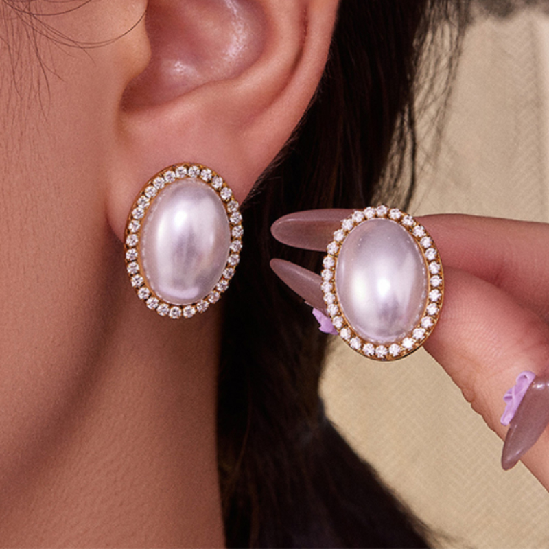 Classic Elegant Ladies' Alloy Earrings