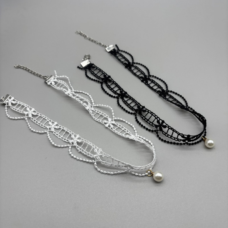 Charming Elegant Women's Lace Necklace with Imitation Pearls