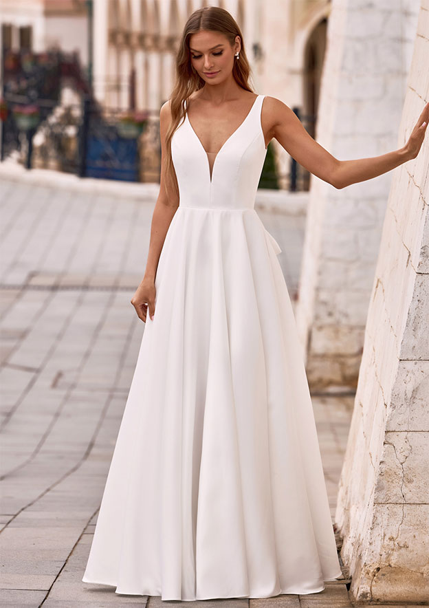 white christmas dresses MAKE A STATEMENT SEQUIN MINI DRESS – AKIRA main image 0